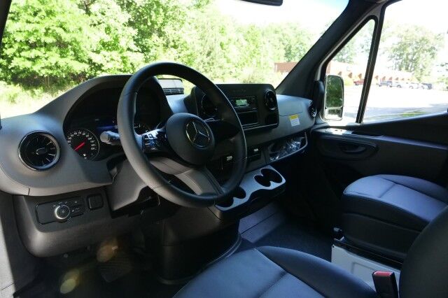 mercedes-benz sprinter cargo van 2025 W1Y4NCVYXST203025 image mercedes-benz sprinter cargo van 2025 W1Y4NCVYXST203025 image